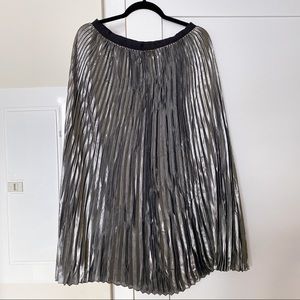 SizeL Aritzia Babaton Pleated skirt